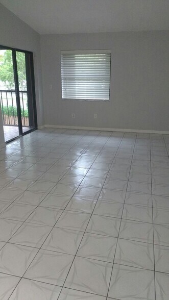 BULK CONDO PORTFOLIO OF 6 UNITS portfolio of 6 properties for sale on LoopNet.ca - Building Photo - Image 1 of 23