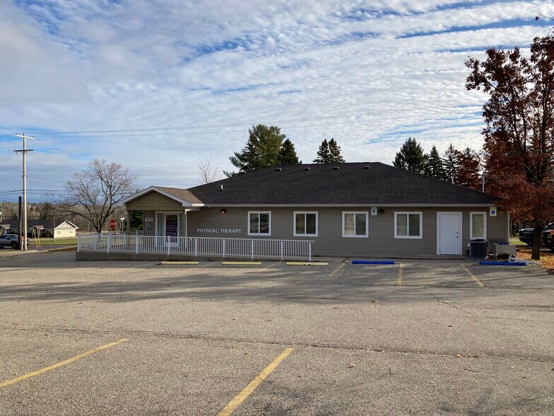 600 Bennett St, Rose City, MI à vendre - Photo du bâtiment - Image 1 de 44