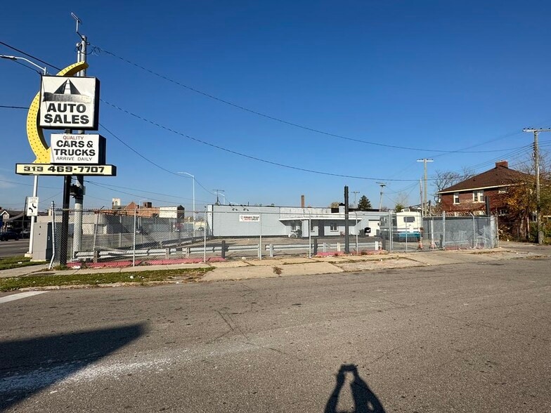 13400 Gratiot Ave, Detroit, MI à vendre - Photo du bâtiment - Image 1 de 14