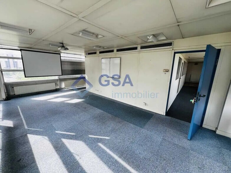 Bureau dans Évry-Courcouronnes à louer - Photo intérieure - Image 2 de 4