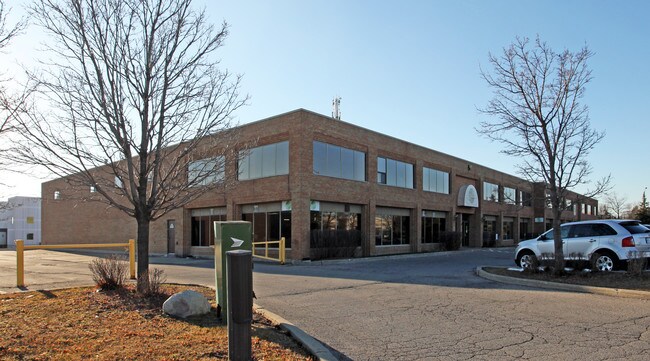 Plus de détails pour 5 Abacus Rd, Brampton, ON - Flex à vendre