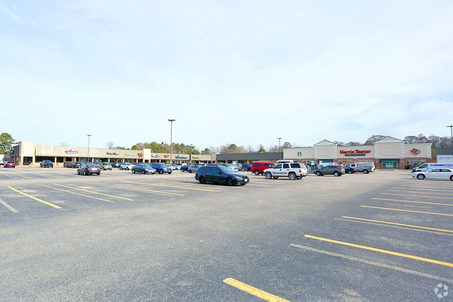 2100-2158 First Colonial Rd, Virginia Beach, VA for lease - Building Photo - Image 2 of 14