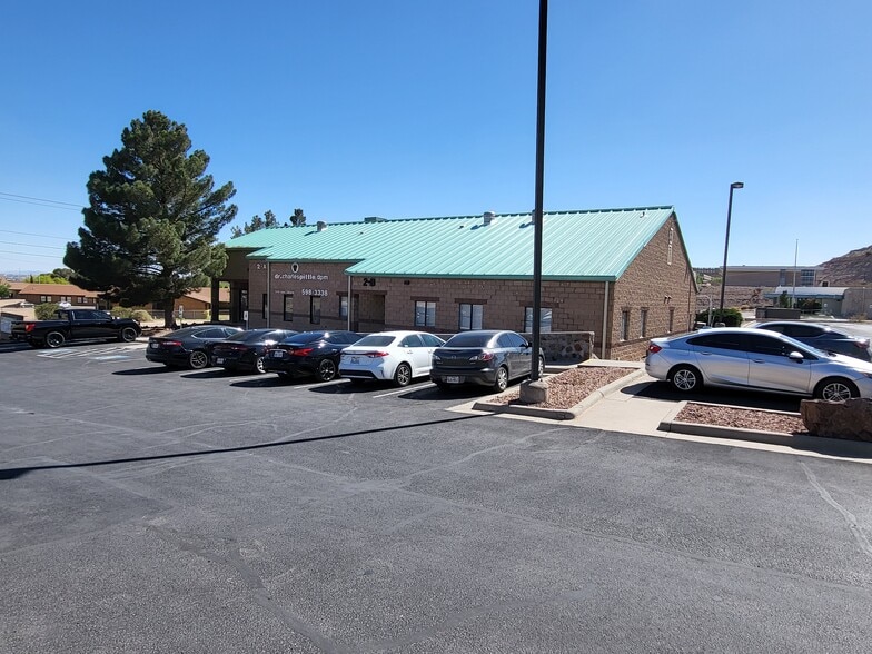 1225 E Cliff Dr, El Paso, TX for lease - Building Photo - Image 2 of 6