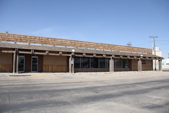 704-712 Maple Ave, Dalhart, TX for lease Building Photo- Image 2 of 2