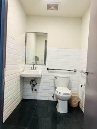 Plus de détails pour 777 Coney Island Ave, Brooklyn, NY - Bureau à louer