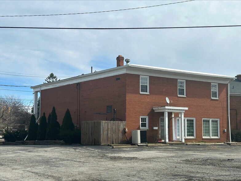 15501 Munn Rd, Cleveland, OH à louer - Photo du bâtiment - Image 3 de 6