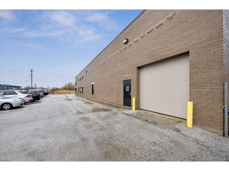 13801 S Kenton Ave, Crestwood, IL à vendre - Photo du bâtiment - Image 2 de 4
