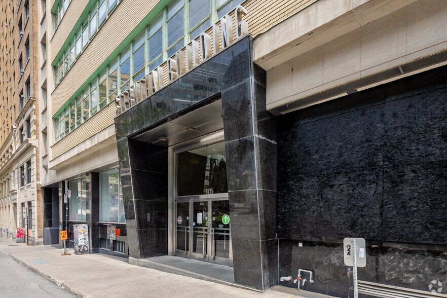 1425-1435 Rue Saint-Alexandre, Montréal, QC for lease - Building Photo - Image 3 of 4