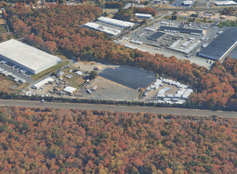 451 Black Horse Ln, North Brunswick, NJ à louer - Photo du bâtiment - Image 2 de 4