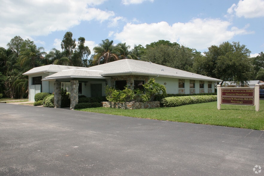 1330 Pinehurst Rd, Dunedin, FL à louer - Photo principale - Image 1 de 2