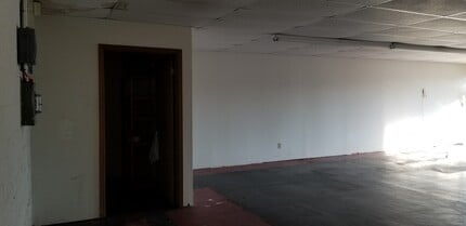 2361 E Alameda St, Norman, OK for lease Interior Photo- Image 2 of 3