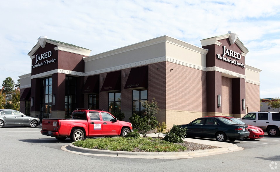 4405 Wendover Ave, Greensboro, NC for sale - Building Photo - Image 3 of 4