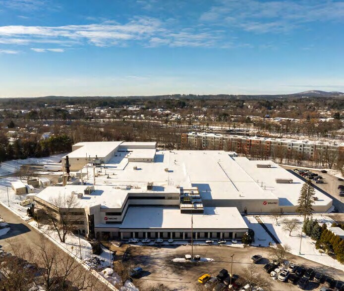 95 Sundial Ave, Manchester, NH à vendre - Photo du bâtiment - Image 2 de 15