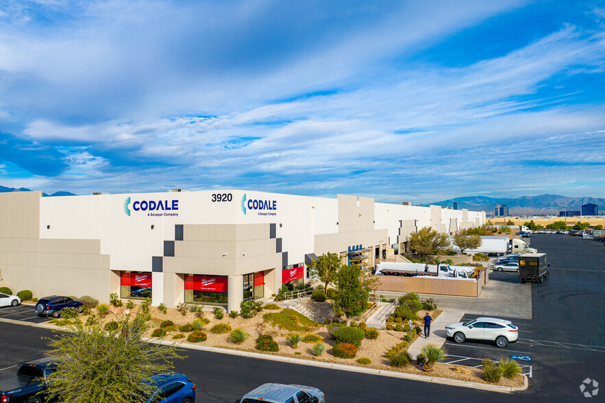 3920 W Sunset Rd, Las Vegas, NV for lease - Primary Photo - Image 1 of 4