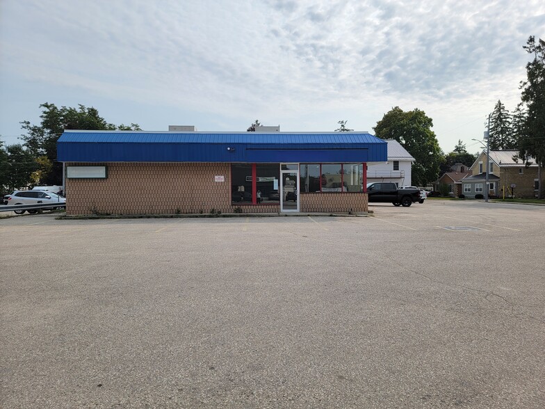 189 10th St, Hanover, ON à vendre - Photo du bâtiment - Image 2 de 3