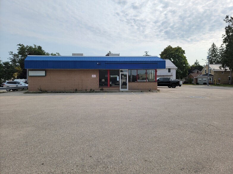 189 10th St, Hanover, ON à vendre - Photo du bâtiment - Image 2 de 3