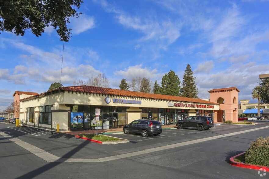 26111 Bouquet Canyon Rd, Santa Clarita, CA à louer - Photo du bâtiment - Image 3 de 10