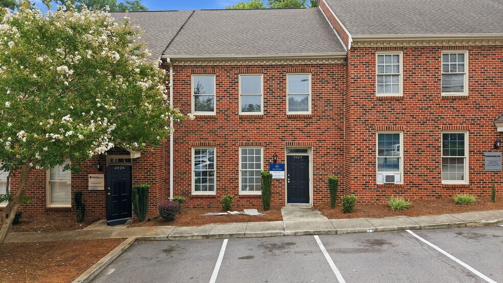 4924 Windy Hill Dr, Raleigh, NC à louer - Photo du bâtiment - Image 3 de 16