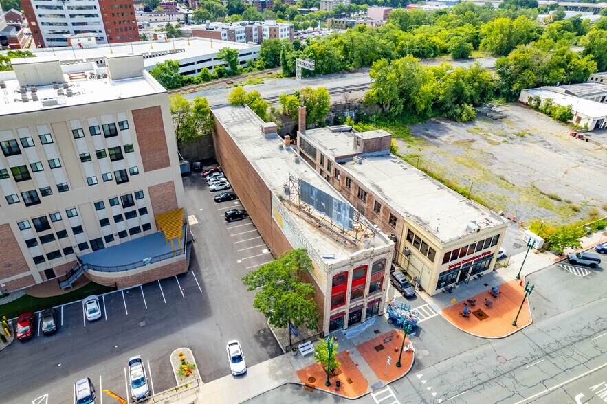 180 Erie Blvd, Schenectady, NY à vendre - Photo du bâtiment - Image 3 de 33