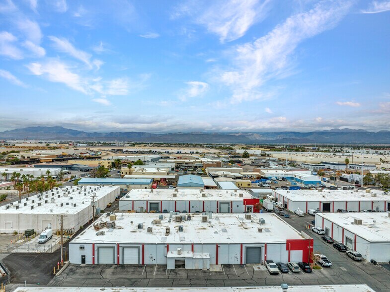 3900 W Ponderosa Way, Las Vegas, NV à vendre - Photo du bâtiment - Image 2 de 3