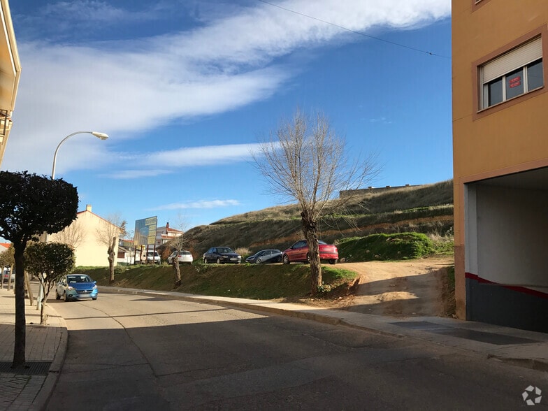 Carretera Villar del Olmo, 18, Campo Real, Madrid à vendre - Photo du bâtiment - Image 1 de 2