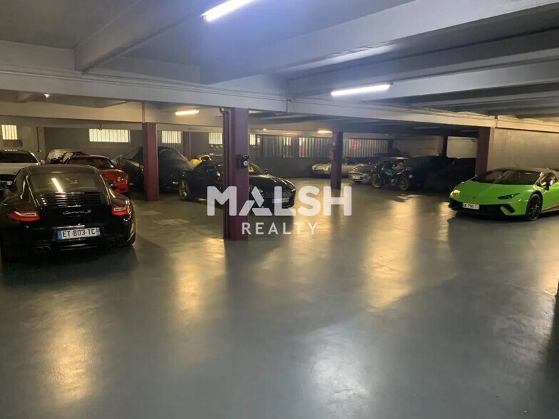 Flex in Lyon for sale - Building Photo - Image 3 of 20