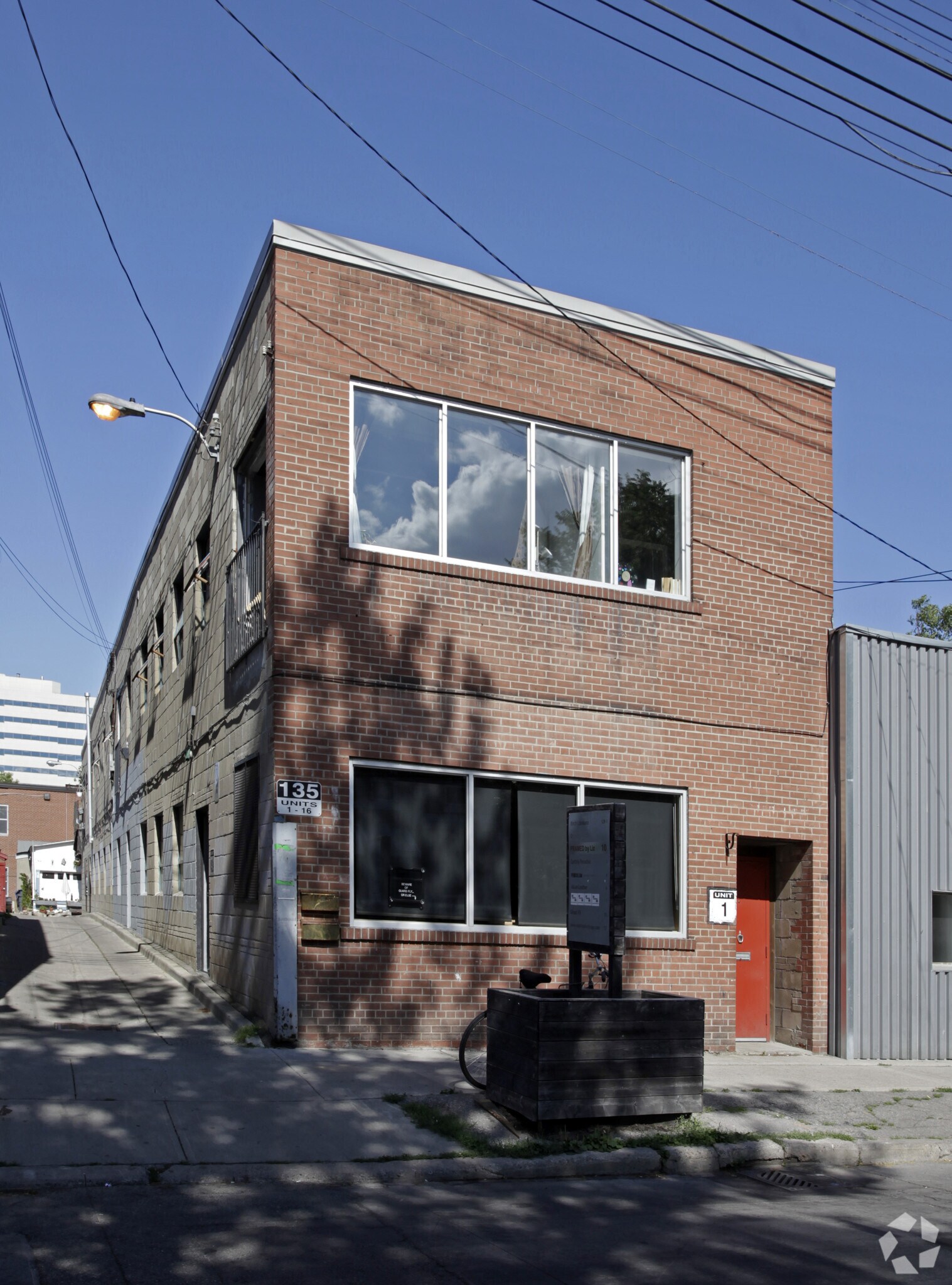 129-135 Tecumseth St, Toronto, ON for lease Primary Photo- Image 1 of 3