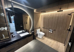 683-685 Vernon Way, El Cajon, CA for lease Interior Photo- Image 2 of 5