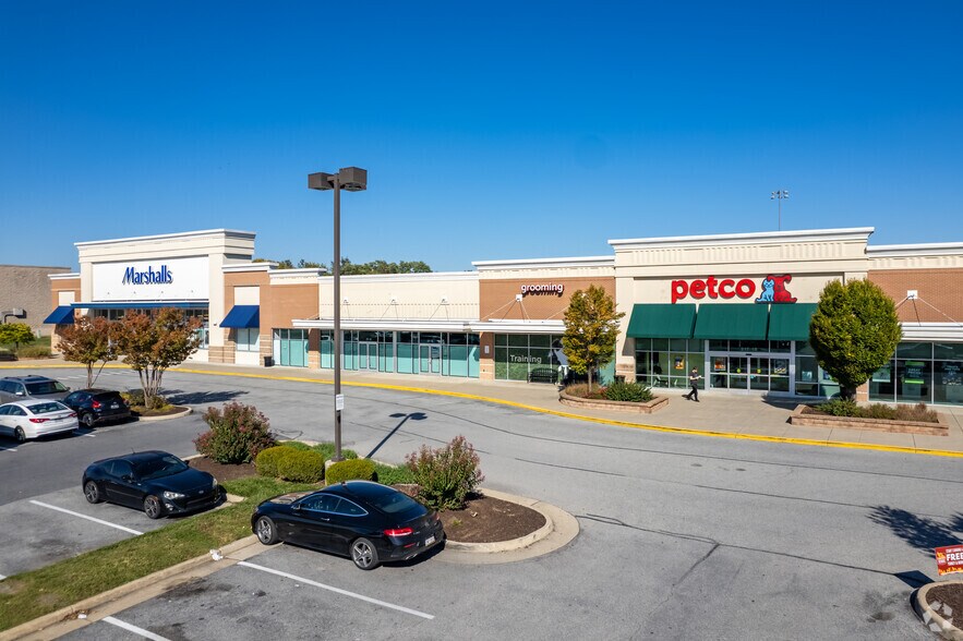 217 Oak Lee Dr, Ranson, WV à louer - Photo du bâtiment - Image 3 de 8