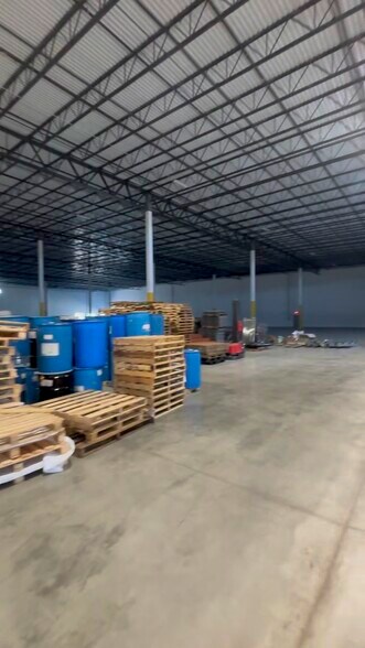 1191 E Main St, East Dundee, IL for lease - Interior Photo - Image 3 of 5