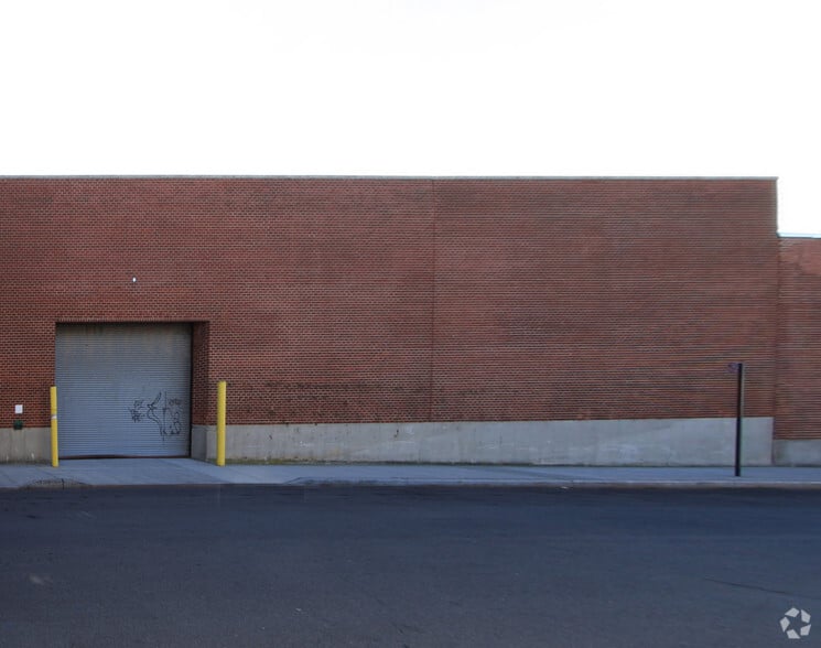 167-55 148th Ave, Jamaica, NY à louer - Photo du bâtiment - Image 2 de 11