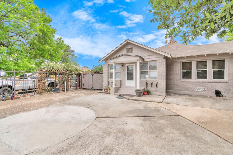 8209 Howard Dr, Houston, TX à vendre - Photo du bâtiment - Image 1 de 10