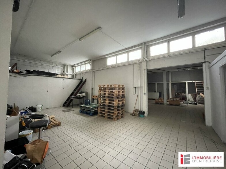 Retail in Lorient for sale - Interior Photo - Image 2 of 3
