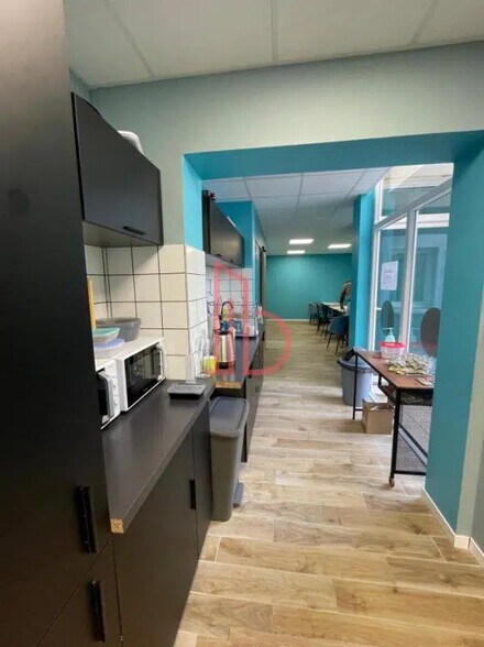 Bureau dans Pessac à louer - Photo du bâtiment - Image 2 de 8