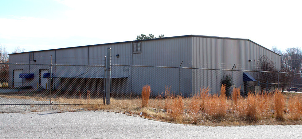 311 Dale Dr, Fountain Inn, SC for lease - Building Photo - Image 2 of 6