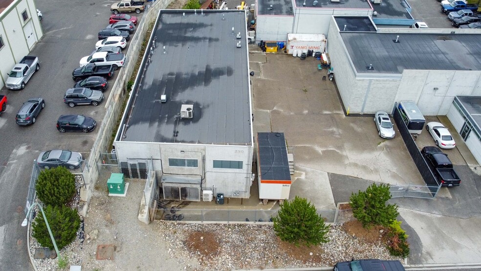 250 Lougheed Rd, Kelowna, BC à vendre - Photo du bâtiment - Image 2 de 2