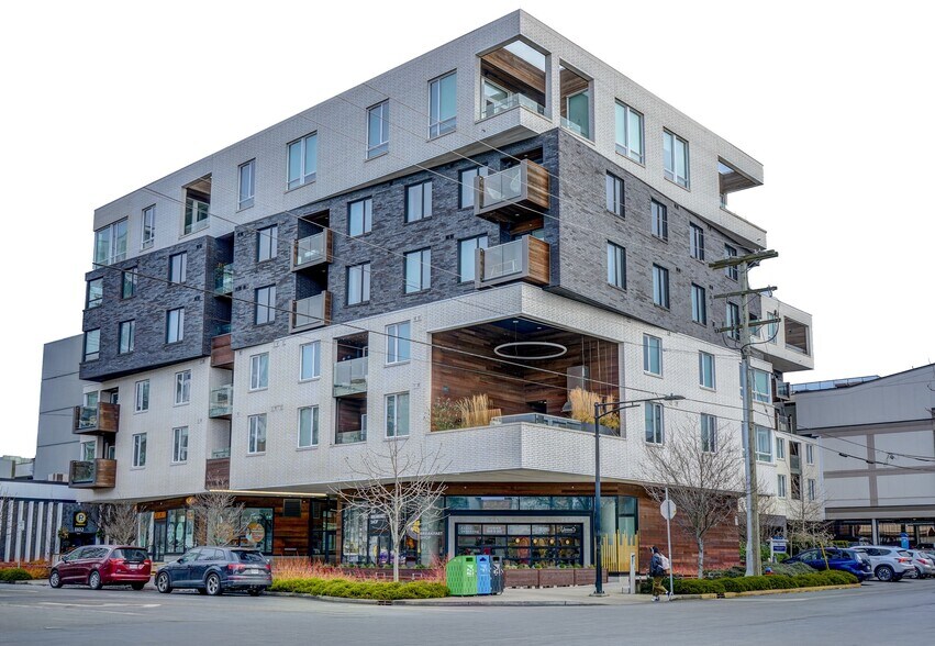 1101-1109 Fort St, Victoria, BC à vendre - Photo du bâtiment - Image 2 de 4