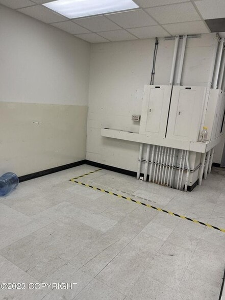 2210 E Northern Lights Blvd, Anchorage, AK à louer - Photo intérieure - Image 3 de 13