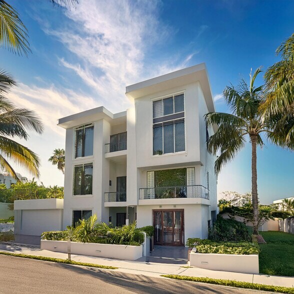 370 NW 33rd St, Miami, FL for sale - Building Photo - Image 2 of 3