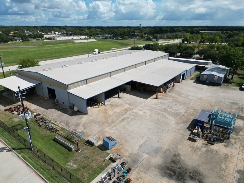 10815 Huffmeister Rd, Houston, TX à louer - Photo du bâtiment - Image 2 de 7