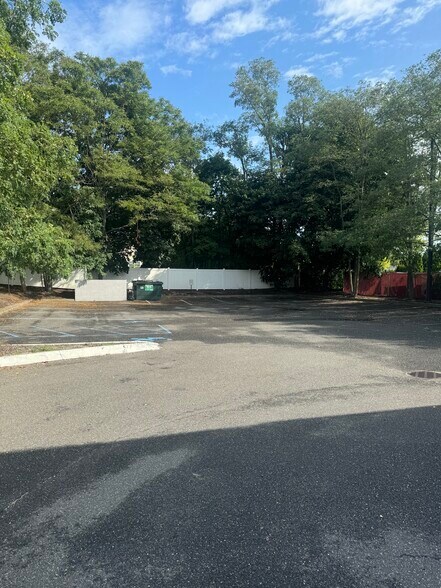 6277 Jericho Tpke, Commack, NY à vendre - Photo du bâtiment - Image 2 de 11