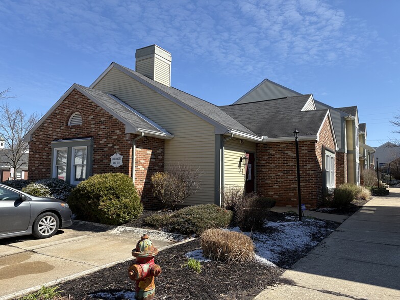4466 Darrow Rd, Stow, OH for sale - Interior Photo - Image 2 of 4