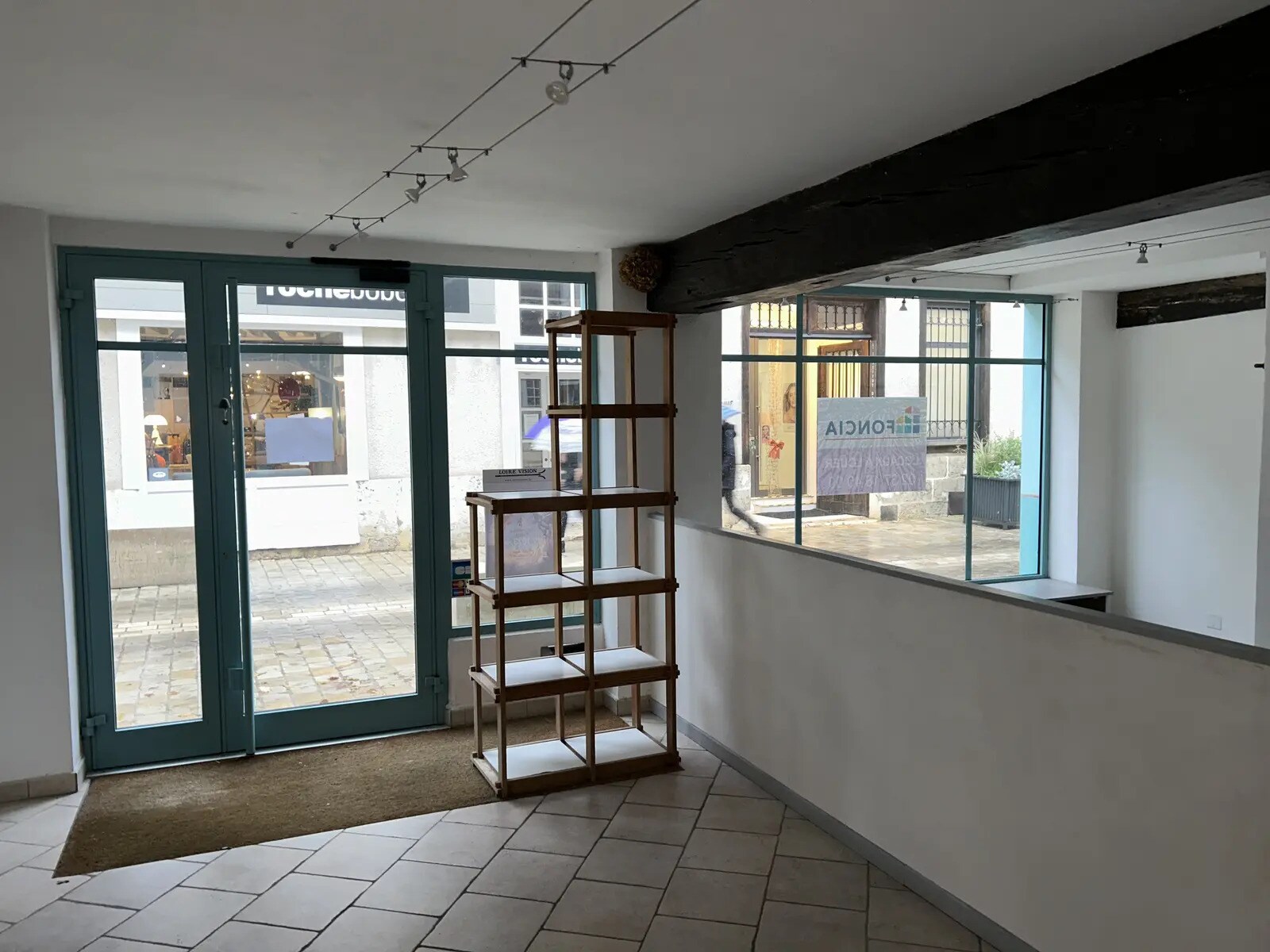 17 Rue Daniel Boutet, Chartres for lease Interior Photo- Image 1 of 6