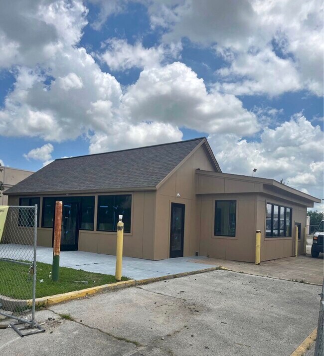 Plus de détails pour 7810 Bellfort Rd, Houston, TX - Commerce de détail à vendre
