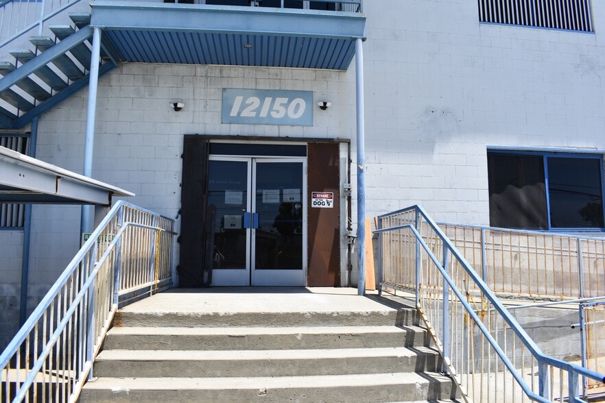 12150 S Alameda St, Lynwood, CA à louer - Photo du bâtiment - Image 2 de 13