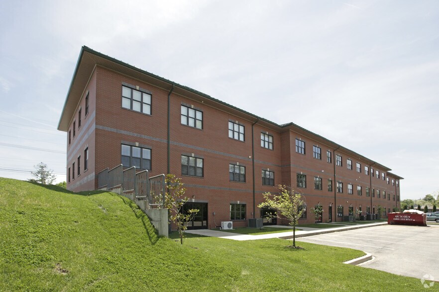 13011 W Highway 42, Prospect, KY à louer - Photo du bâtiment - Image 2 de 9