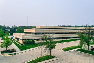 Plus de détails pour 744 Heartland Trl, Madison, WI - Bureau à vendre