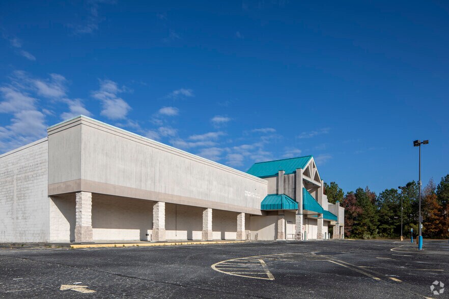 2120 HWY 19 N, Meridian, MS à louer - Photo du bâtiment - Image 2 de 10