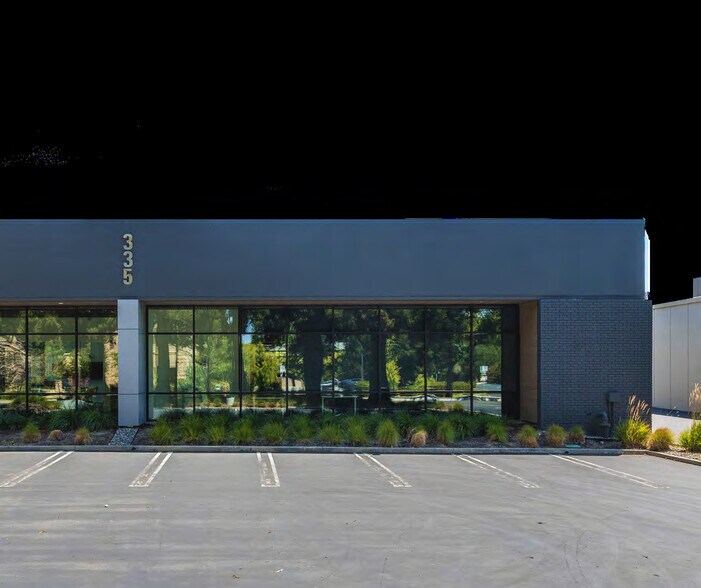 335 E Middlefield Rd, Mountain View, CA à louer - Photo du bâtiment - Image 2 de 12