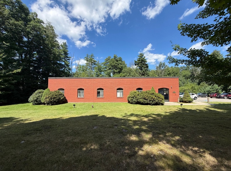 53 Technology Park Rd, Sturbridge, MA for lease - Building Photo - Image 2 of 5